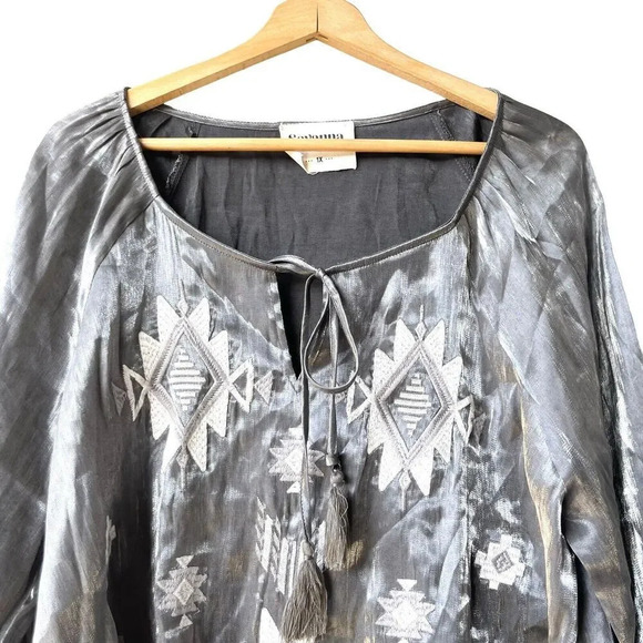 SAVANNA JANE Boho Top Women’s Plus 1X Gray Iridescent Embroidered Tassel Blouse - Picture 3 of 3